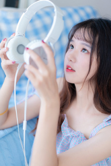在教室轮流澡到高潮HGL动漫